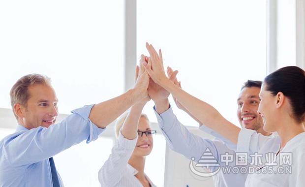 美股前瞻 | 三大股指期货全面上涨，野村证券分析核心CPI趋于温和，美联储或在9月份降息